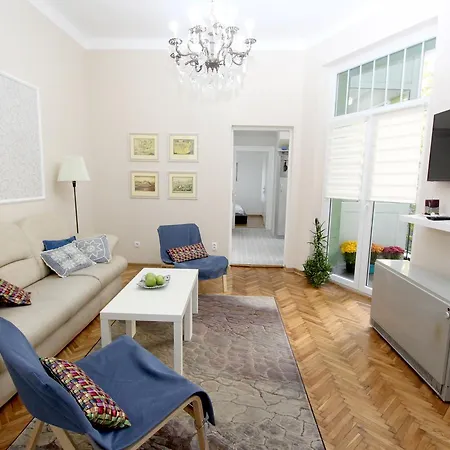 Center Mika Βελιγράδι